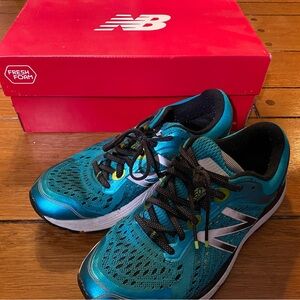 New Balance Turquoise and Black Athletic Shoes Women’s Size 8 D